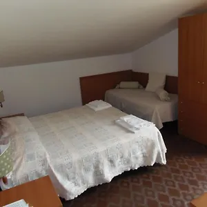 Hotell Italia, Moneglia